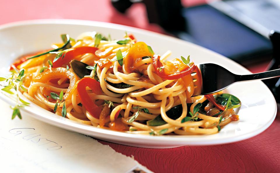 Veggie-Spaghetti mit asiatischer Note