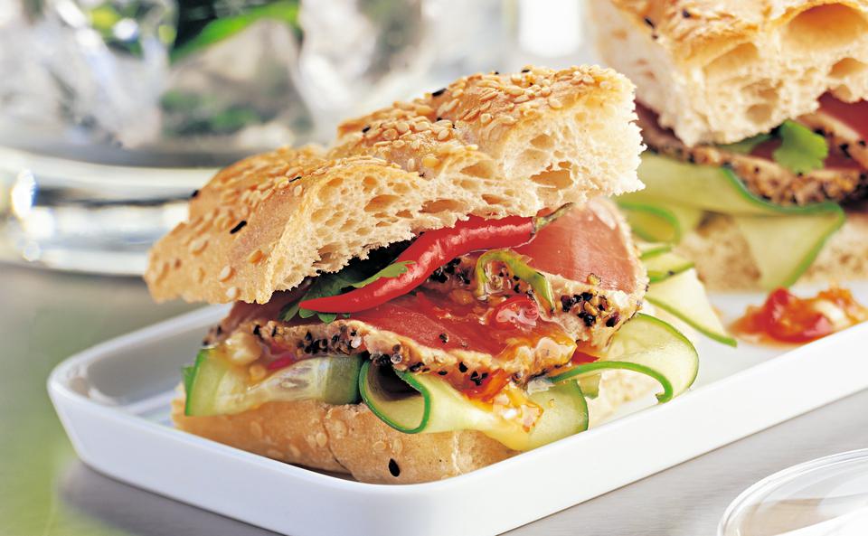 Tuna-Burger mit Chilisalsa