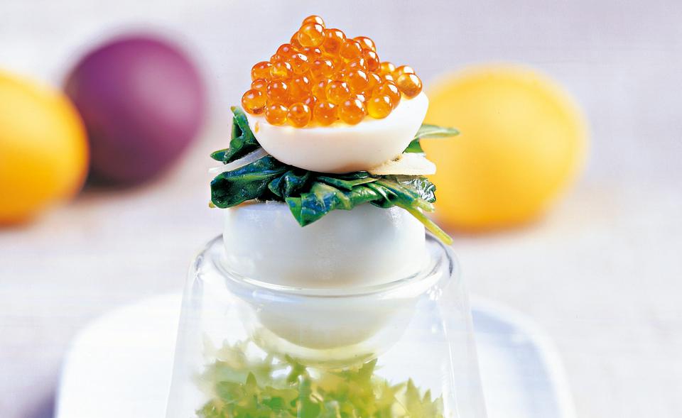 Gefüllte Eier mit Spinat und Kaviar