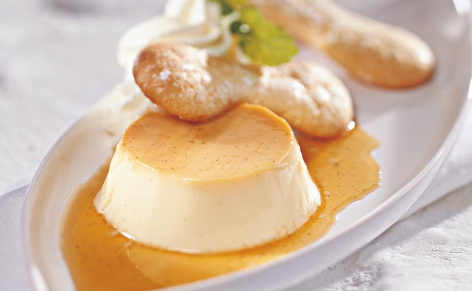 Crème Caramel mit selbstgemachten Biskotten