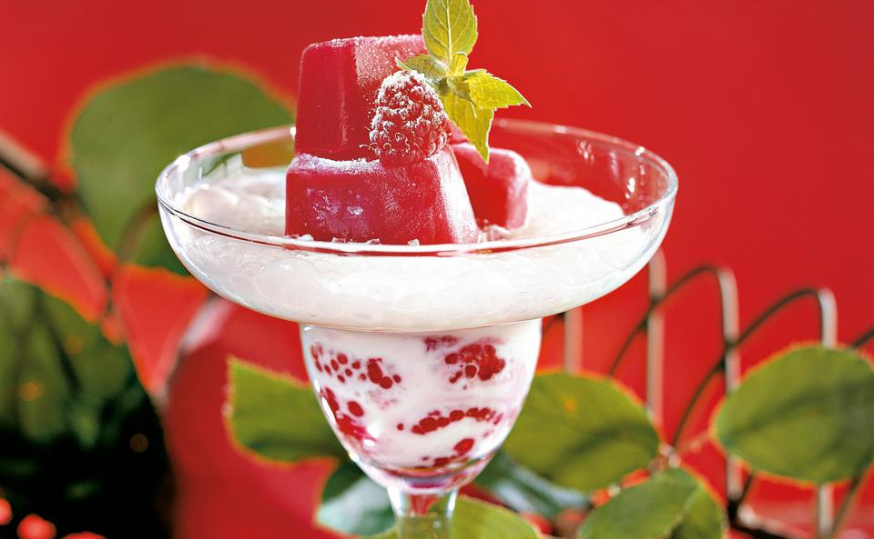 Himbeersekt-Eis mit Joghurtschaum • Rezept • GUSTO.AT