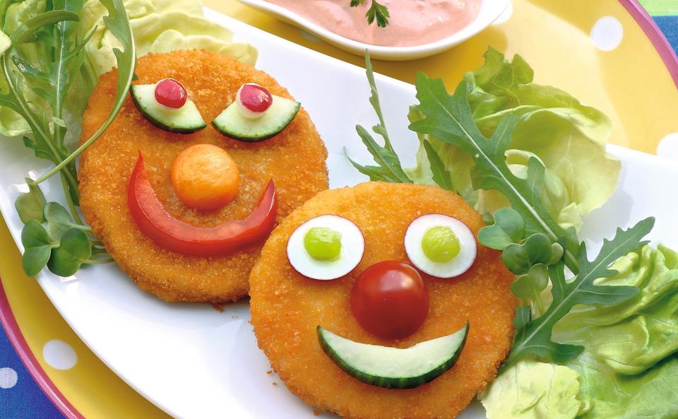 Burger-Clowns mit Erdäpfel-Wedges