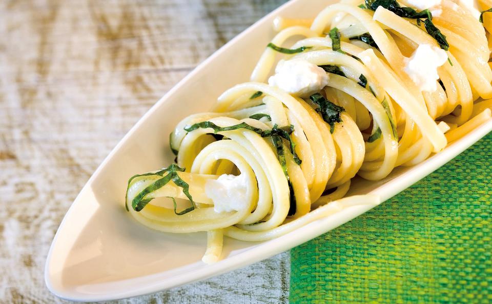 Bärlauch-Linguine mit Schaffrischkäse