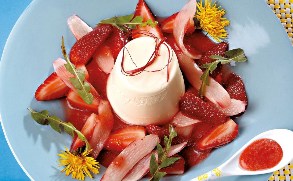 Joghurtcreme mit Erdbeer-Rhabarber-Ragout