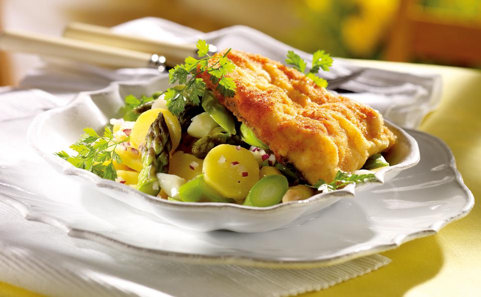 Gebackener Karpfen mit Erdäpfel-Spargelsalat