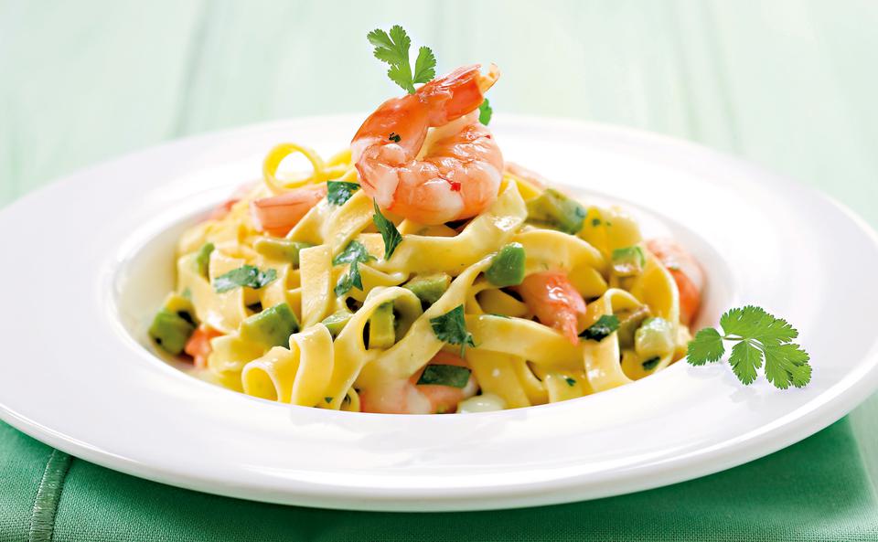 Tagliatelle mit Limettensauce und Shrimps