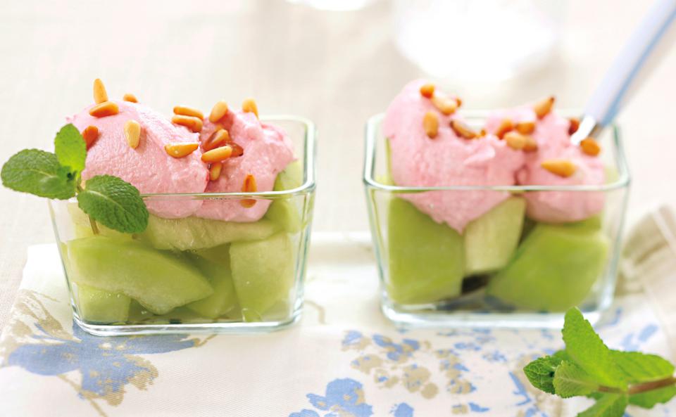 Melonensalat mit Himbeercreme