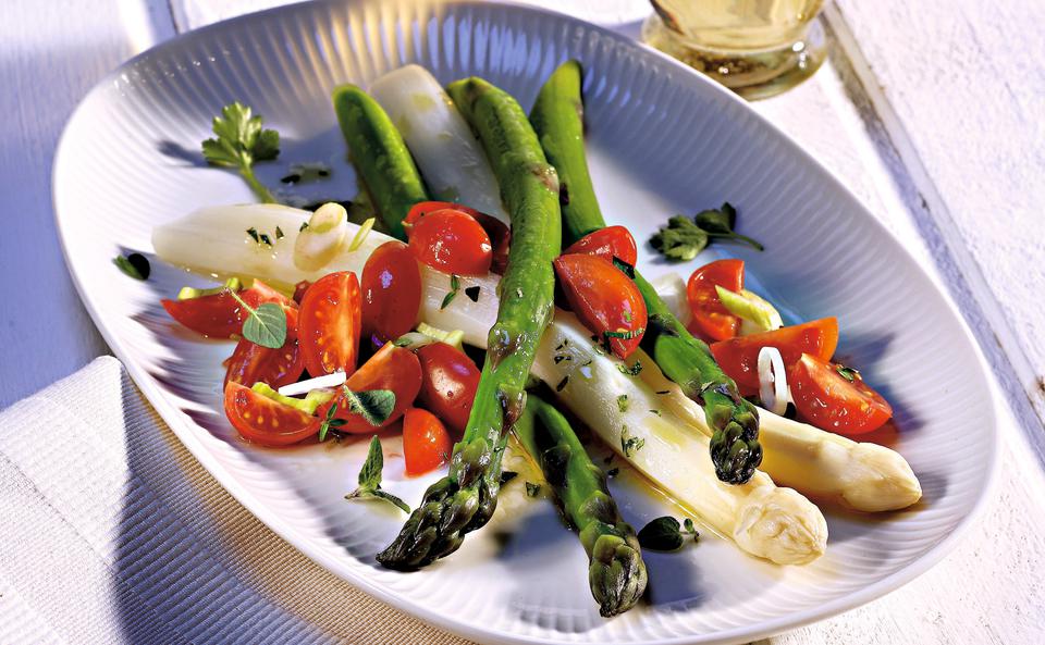 Spargelsalat mit Kräuterdressing