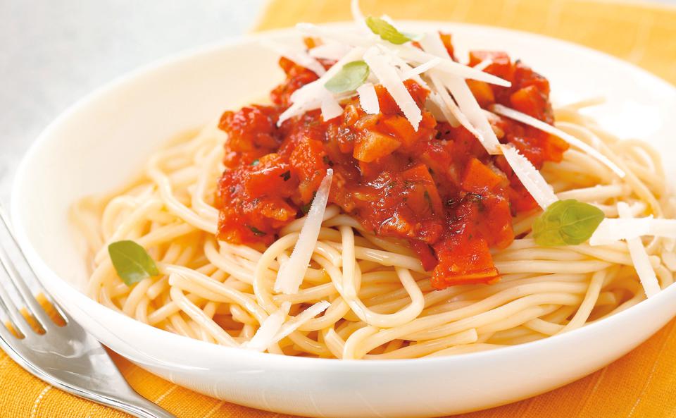 Spaghetti mit paradeisiger Gemüsesauce