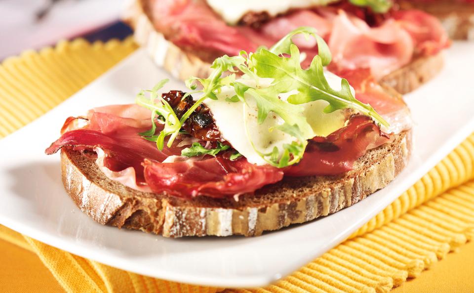 Schwarzbrot mit Prosciutto