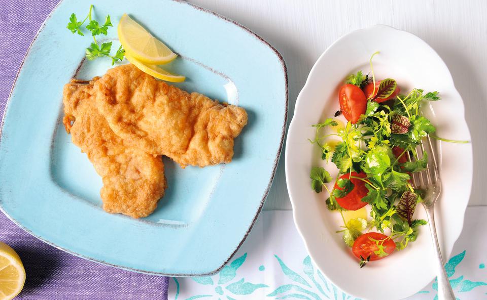 Mini-Schnitzel mit Parmesankruste und Kräutersalat