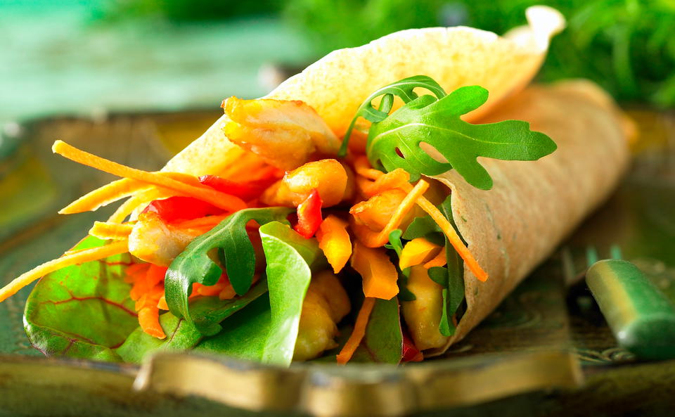 Dinkel-Wrap mit Huhn und Rohkost