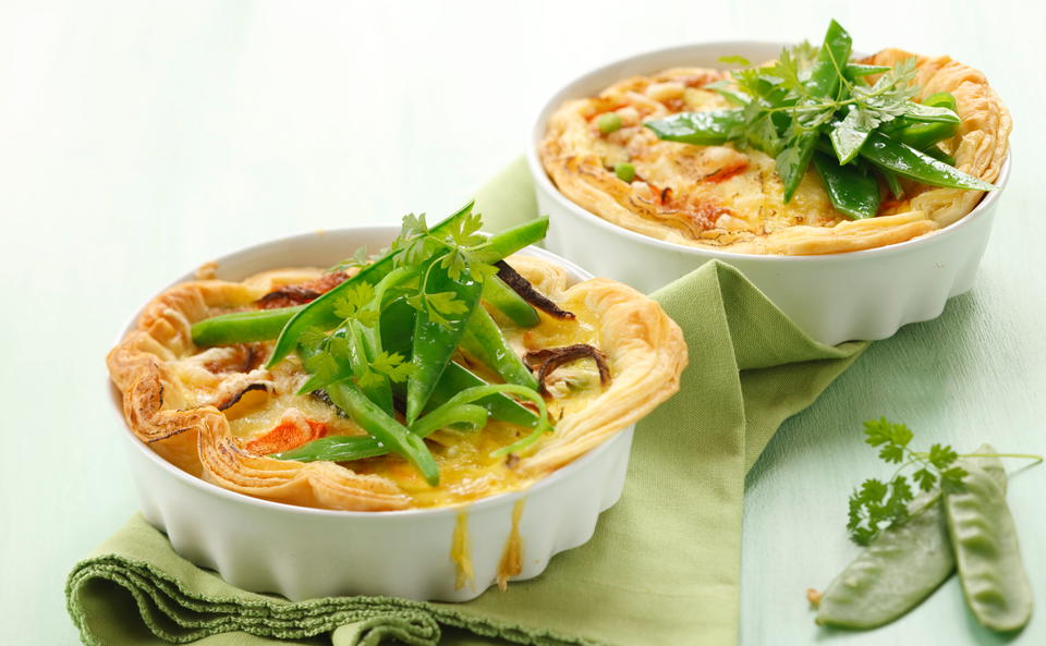 Mini-Blätterteigquiches mit Gemüse