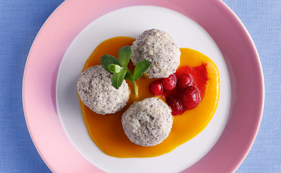 Mohnknödel mit Mangosauce