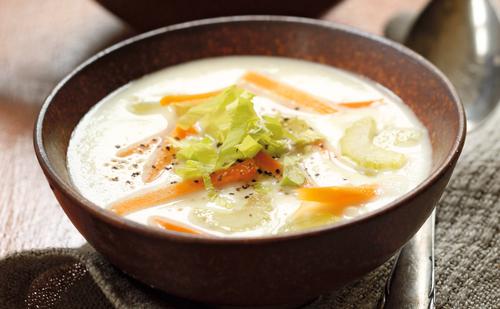 Bild: GUSTO / Theresa Schrems Selleriesuppe, immer wieder anders