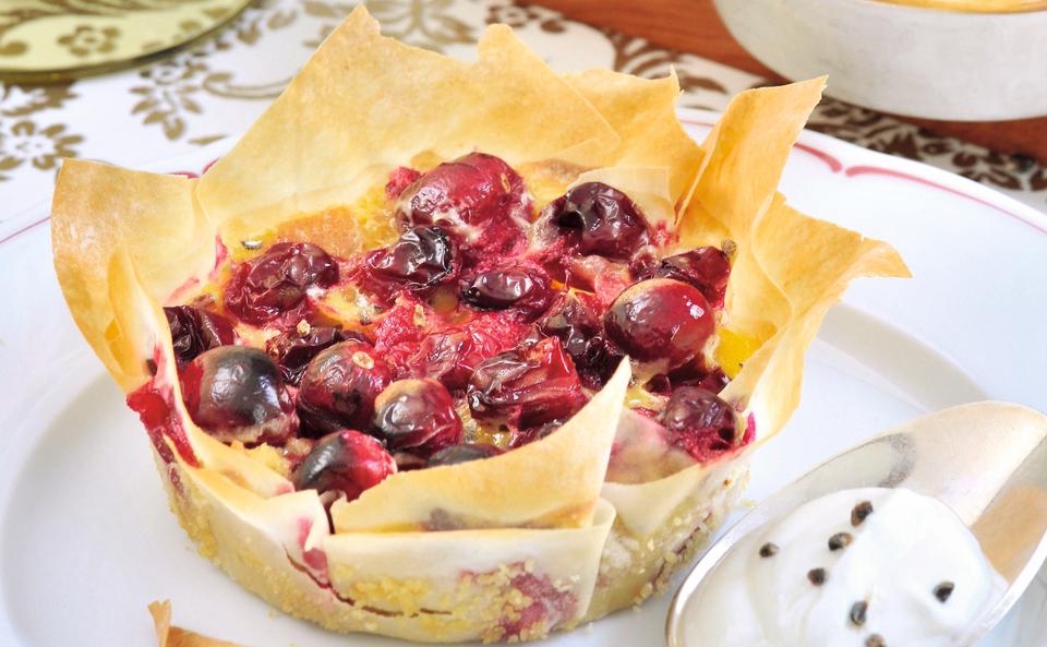 Cranberry-Küchlein mit Mascarponesauce