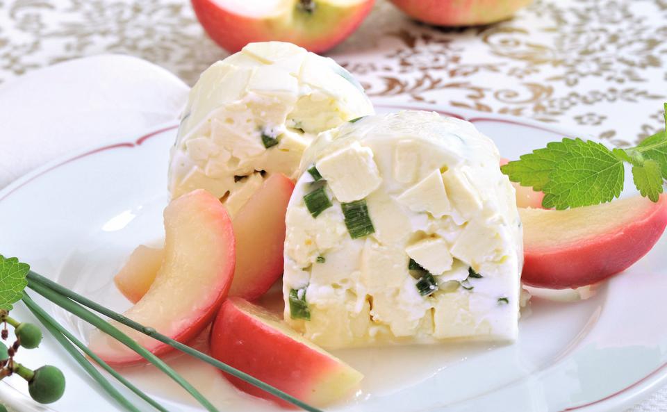 Schafkäseterrine mit Äpfeln