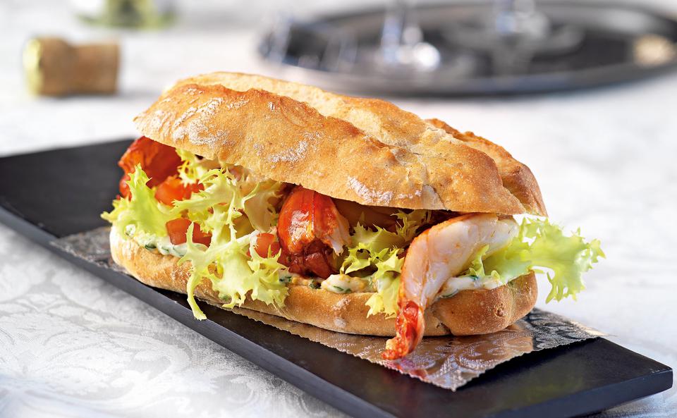 Garnelen Burger mit Estragon-Mayonnaise • Rezept • GUSTO.AT