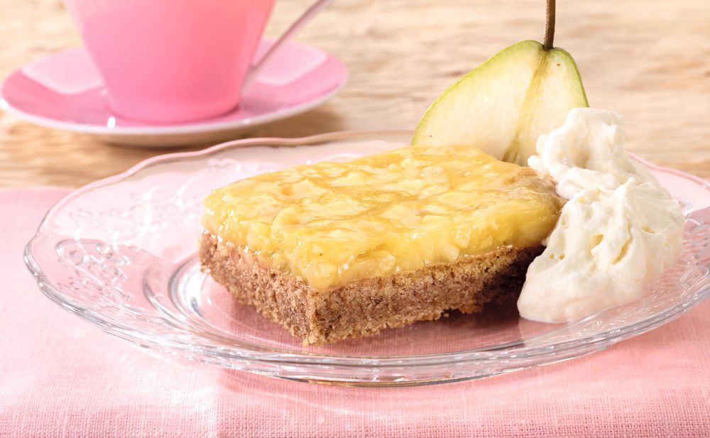 Walnuss-Birnenschnitten • Rezept • GUSTO.AT