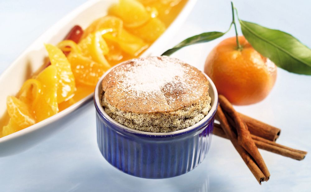 Mohn-Soufflé mit Orangen-Kompott • Rezept • GUSTO.AT