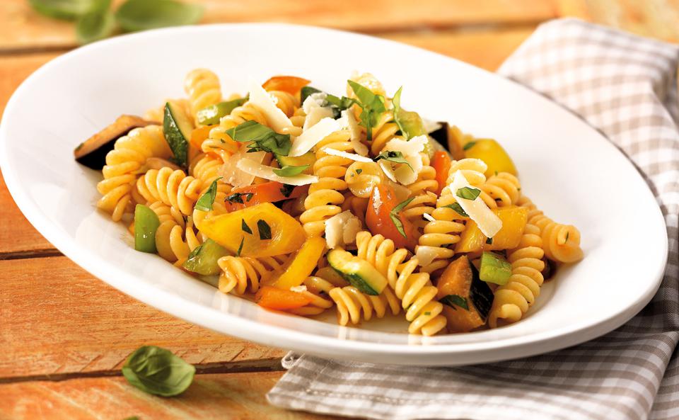 Fusilli mit mediterranem Gemüse und Grana