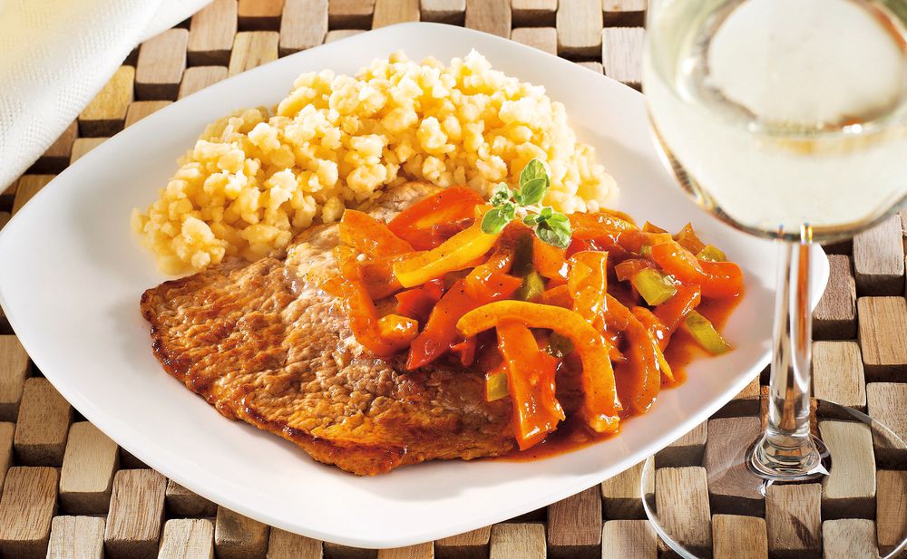 Schnitzel mit Letscho • Rezept • GUSTO.AT