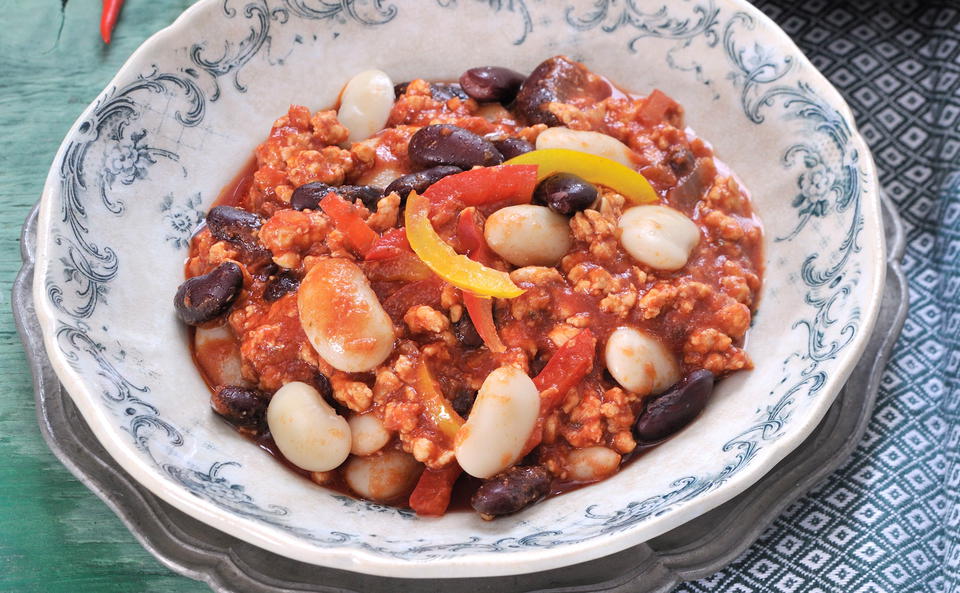 Chili mit Puten-Faschiertem und Bohnen