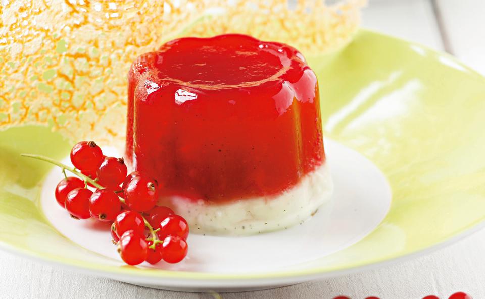 Ribisel-Vanille-Pudding mit Ingwerblättern