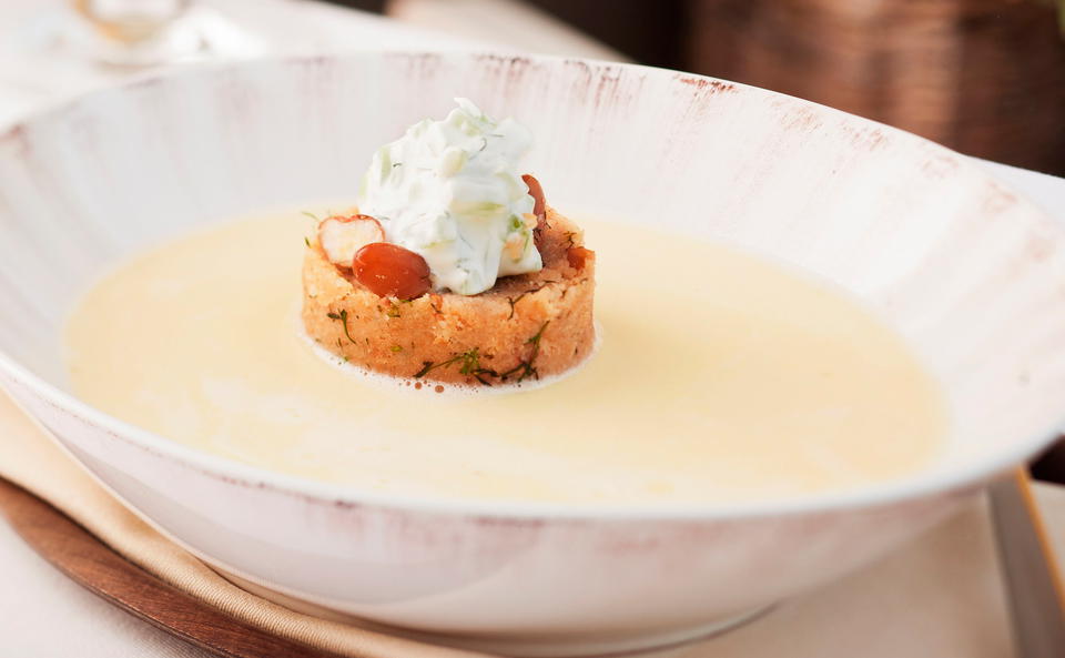 Frischkäsesuppe mit Bohnensterz