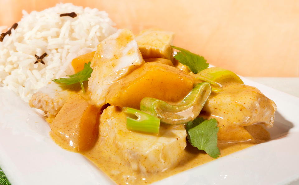 Fischcurry mit Kürbis und Gewürzreis