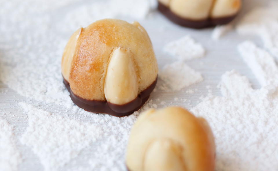Bethmännchen mit Schokoboden • Rezept • GUSTO.AT