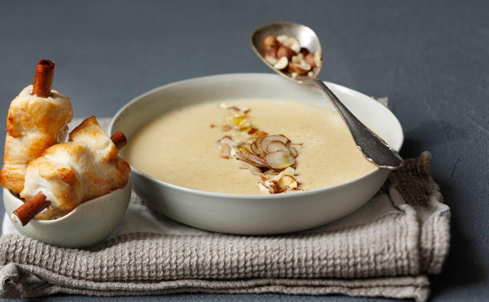 Topinambursuppe mit Hühner-Zimt-Spieß