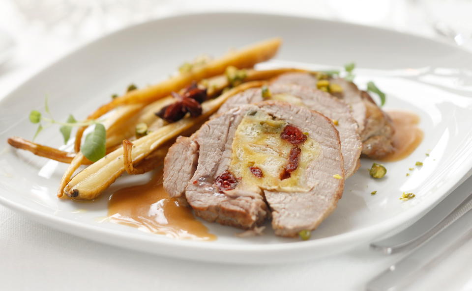 Kalbsbraten mit Cranberry-Pistazienfülle