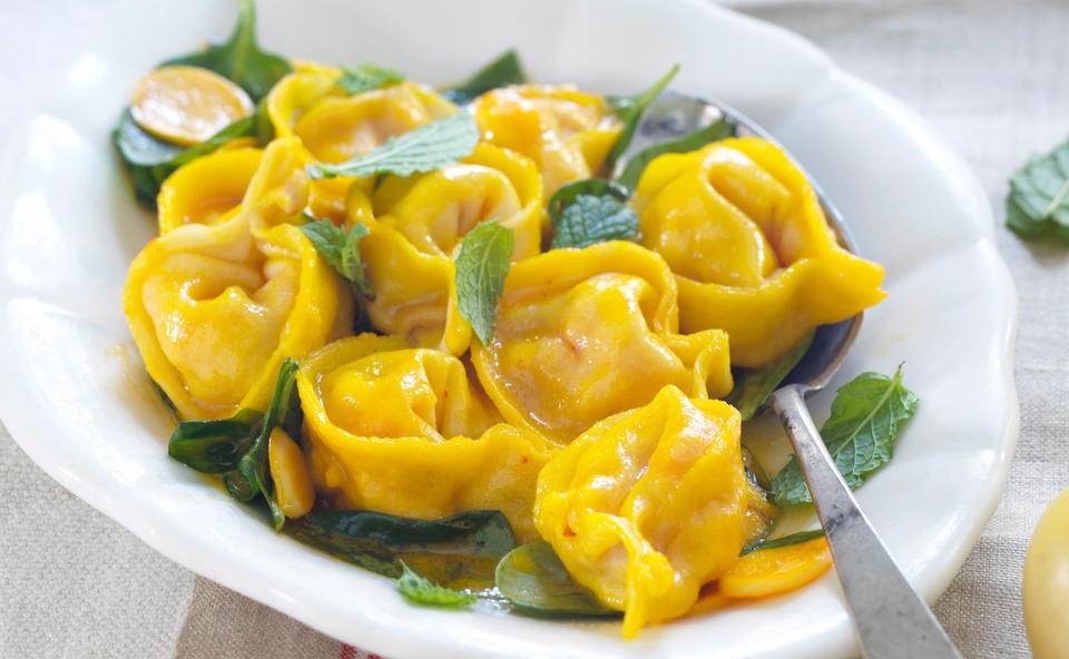 Garnelen-Tortellini mit Safranbutter