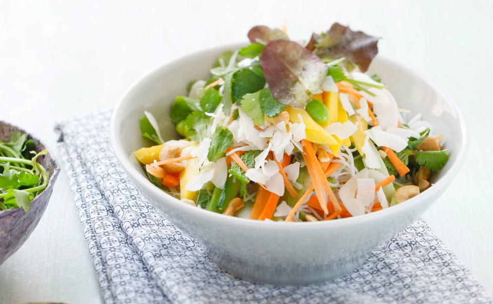 Glasnudelsalat mit Mango