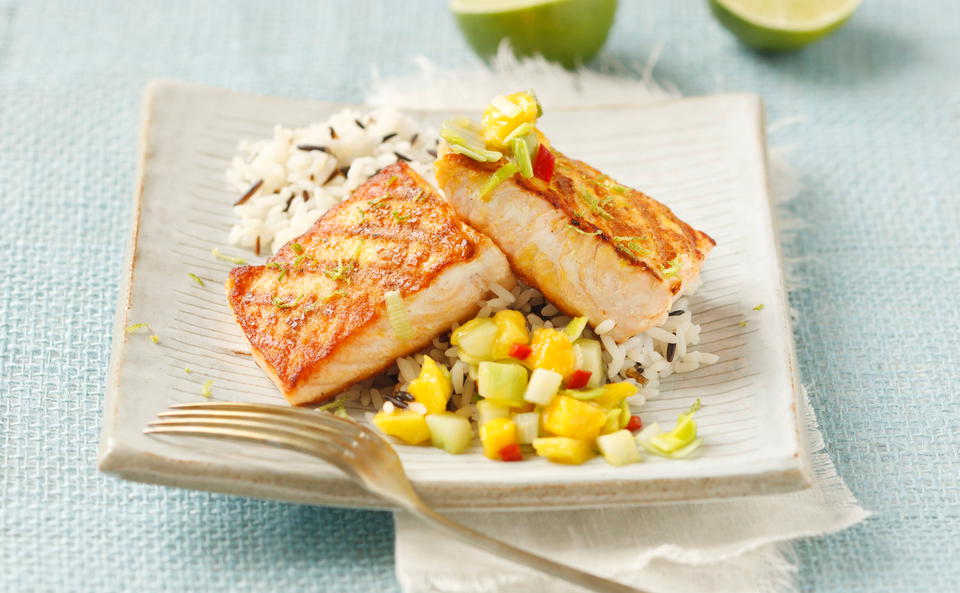 Lachs mit Mango-Gurkensalsa