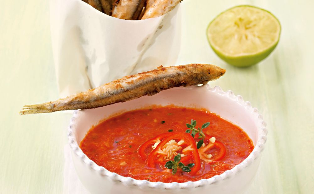 Paprikasuppe mit Knusperfischerln • Rezept • GUSTO.AT