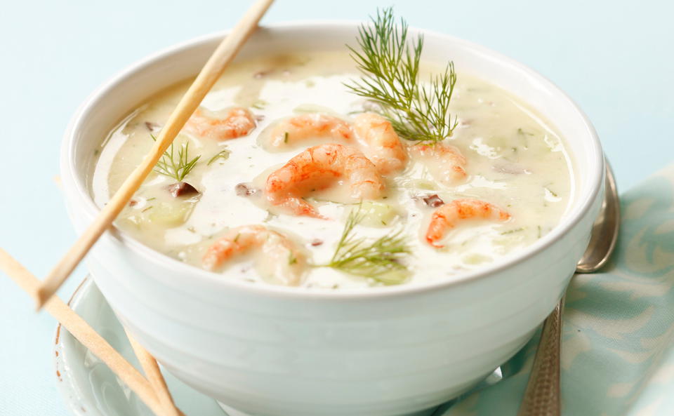 Gurkensuppe mit Shrimps