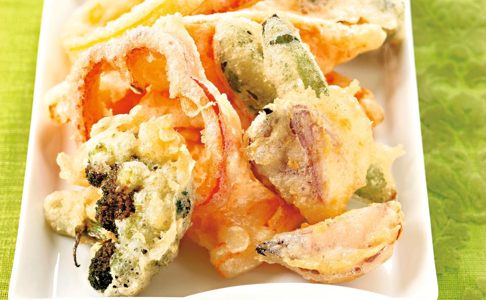 Gemüse im Tempurateig mit Soja-Dip • Rezept • GUSTO.AT