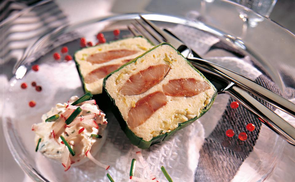 Erdäpfel-Matjes-Terrine im Lauchmantel