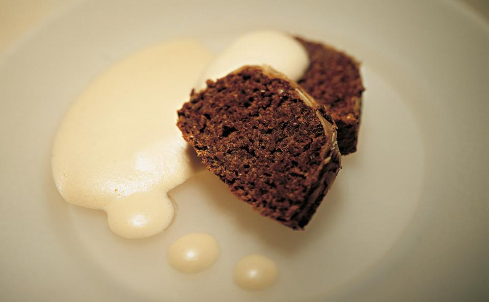 Westfälischer Brotpudding mit Biersabayon