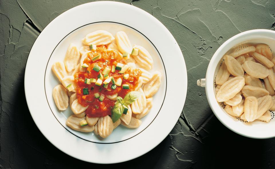 Gnocchi mit Paprika-Zucchini-Sauce
