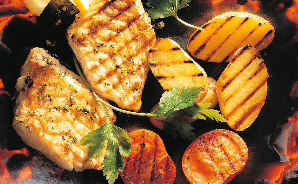 Gegrilltes Kabeljaufilet mit Zitronenmarinade