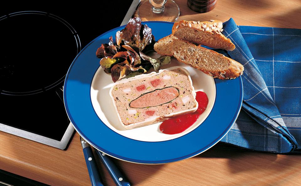 Enten-Terrine mit Sauce Cumberland