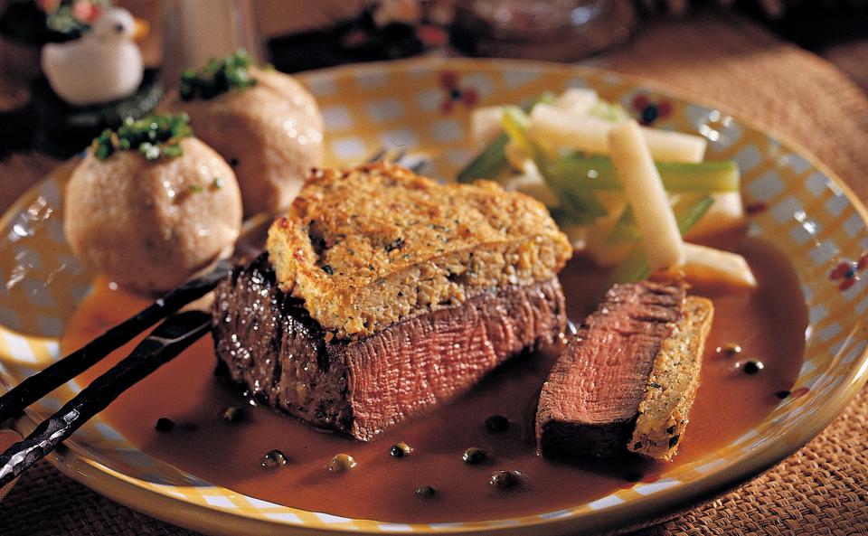 Steak mit Maiskruste und Pfeffersauce