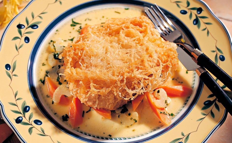 Putenschnitzel in Glasnudel-Panier