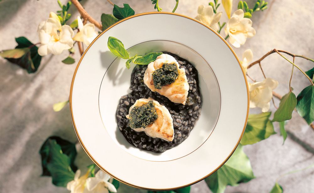 Seeteufel mit Tintenfisch-Risotto und Pesto • Rezept • GUSTO.AT