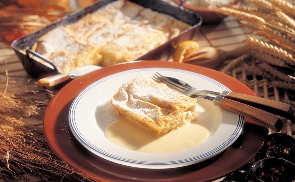 Topfen-Palatschinken mit Vanillesauce • Rezept • GUSTO.AT
