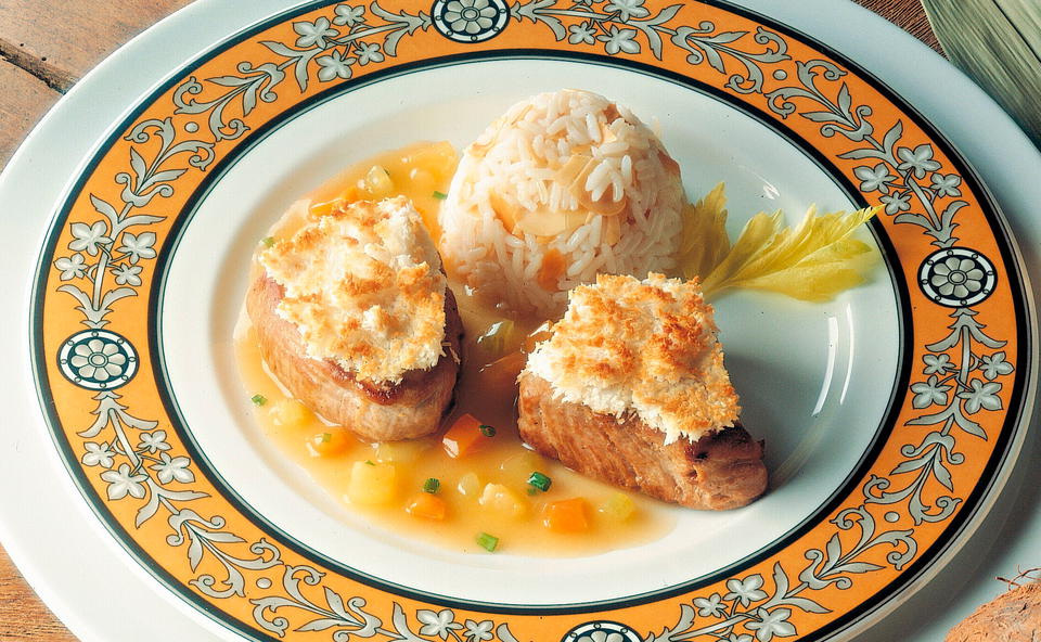 Schweinsmedaillons mit Kokos-Kruste • Rezept • GUSTO.AT