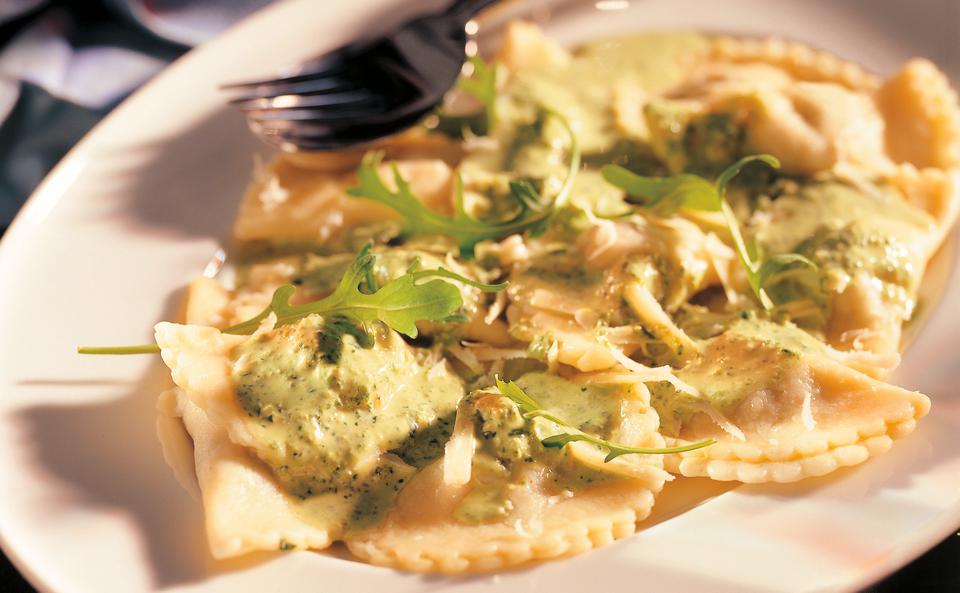 Räucherlachstascherl mit Rucolapesto • Rezept • GUSTO.AT